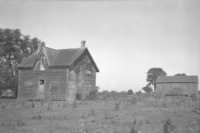 [ Garrett Farm, Though it is not the Donnelly homestead, this farm looks similar to the original Donnelly home., Unknown, University of Western Ontario Archives B5319, File 3 ]
