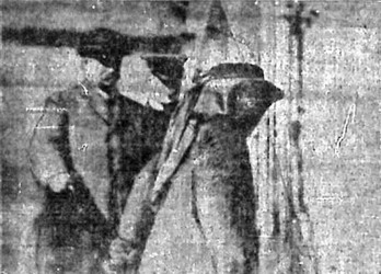 [ Marie-Anne Houde entrant au palais de justice, La Presse (Montr�al),   ]
