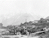 Bella Coola; Dr Powell (au centre) et Hamilton Moffatt (troisi�me de la droite)