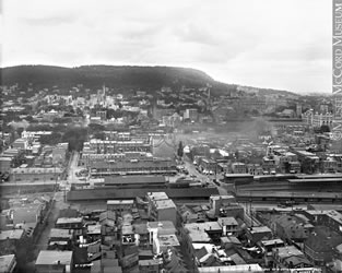 [ Montreal from Street Railway Power House chimney, QC, 1896 [towards mountain] ]