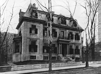 [ La maison de David Morrice pre, 10 rue Redpath, Montral, QC, 1909 environ ]
