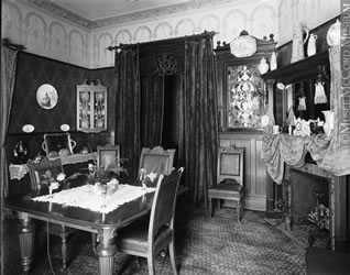 [ La salle  manger de Mme David Morrice, Montral, QC, 1899 ]