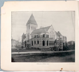 [ L'ouverture de la nouvelle bibliothque, Universit McGill, 1893, vue de l'extrieur ]