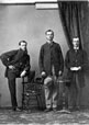 Thomas Lett Stahlschmidt, B. MacKenzie et Robert Burnaby