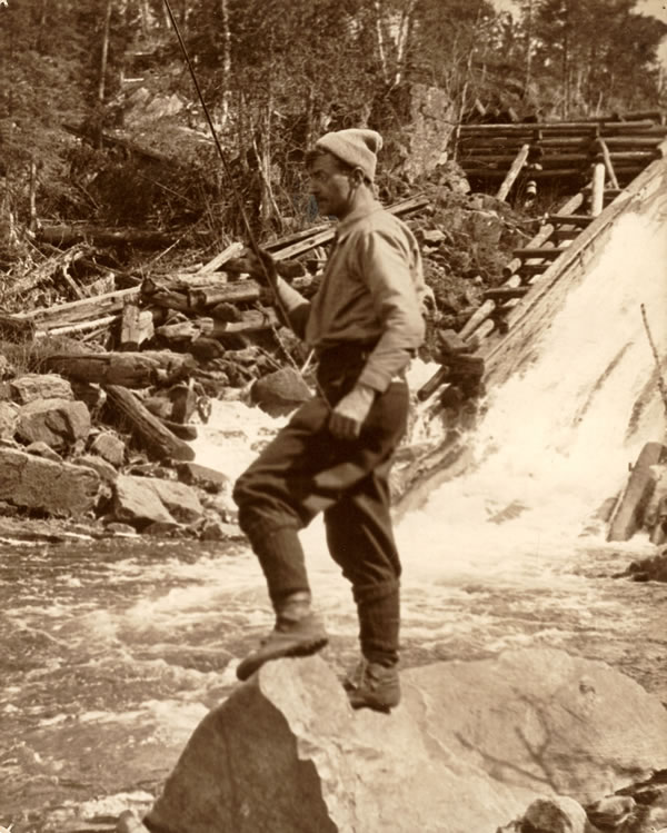 Tom Thomson fishing
