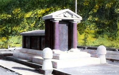 [ La tombe de Peter Verigin prs de Brilliant, C.-B., avant 1931, Unknown, Doukhobor Discovery Centre, Castlegar, BC B-205 ]