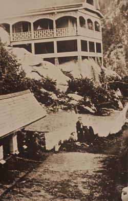 [ Verigin's home at Brilliant, destroyed by arson in April 1924, Freedomites suspected, Early 1920s, Unknown, Koozma Tarasoff personal collection 1107 ]
