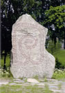 La pierre runique de Gripsholm, S 179, prs du chteau de Gripsholm  Mariefred, dans la paroisse de Kmbo,  Sdermanland, en Sude.