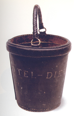 [ Leather bucket, Anonyme, Musée des Augustines du monastère de l'Hôtel-Dieu de Québec  ]