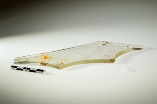 Un fragment de verre récupéré sur le site du HMS Erebus