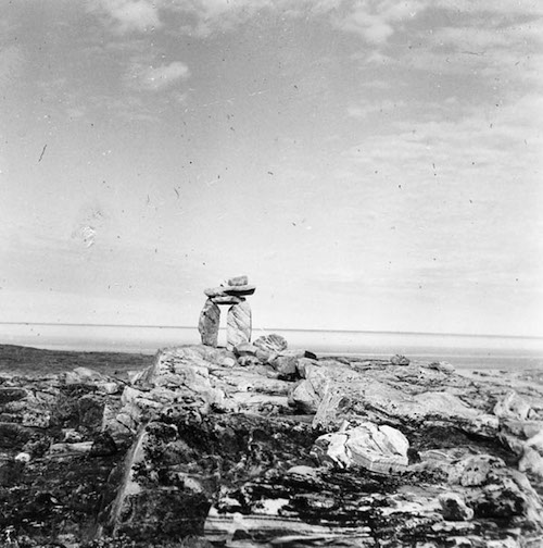 Inukshuk inuit à la crique Chesterfield [Nunavut]
