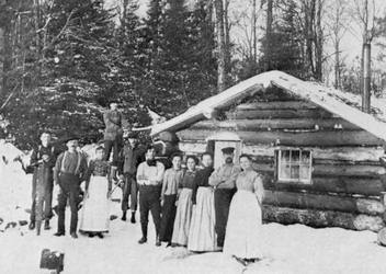 [ Camps de bcherons, Inconnu, Album-souvenir 100e anniversaire de la paroisse Sainte-Philomne de Fortierville, 1882-1982  ]
