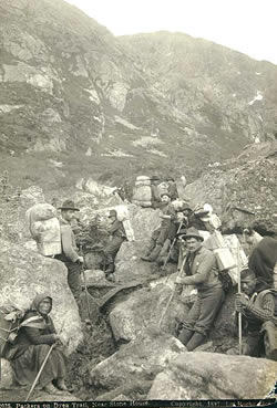 [ Klondikers and Indian packers near Stone House, Chilkoot Trail ]
