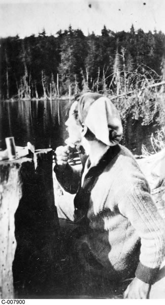 [ Tom Thomson, a member of the Group of Seven, shaving after coming out of the woods with a beard ]