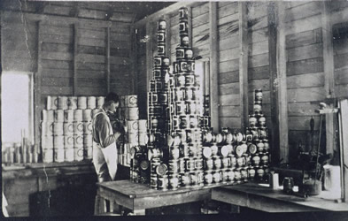 [ The labelling room in the commune's KC jam factory, Unknown, UBC Special Collection 15-16 ]