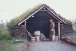 Reconstruction de la hutte pour la fonderie