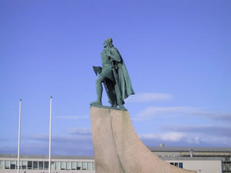 [ Statue of Leif Eriksson in Reykjavik ]